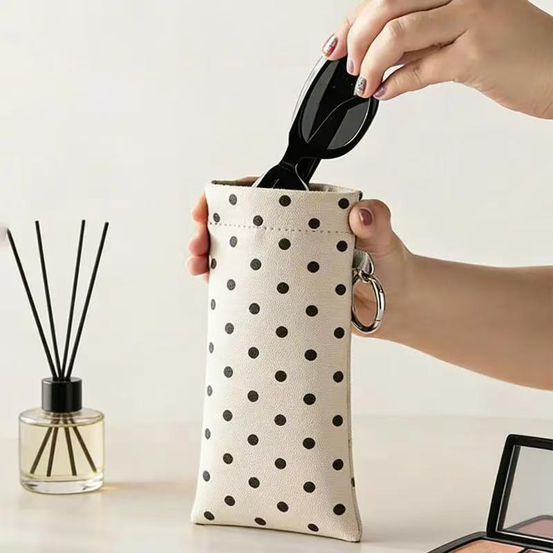 1pc Polka Dot Eyeglass Pouch w - Travel Accessories Pouch For Women recension och pris